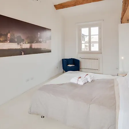 아파트 Loft Apartment Lucca 루카