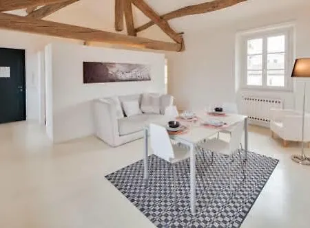 Loft Apartment Lucca 아파트 루카